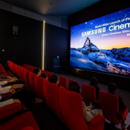 alt=" intérieur salle de Cinéma"